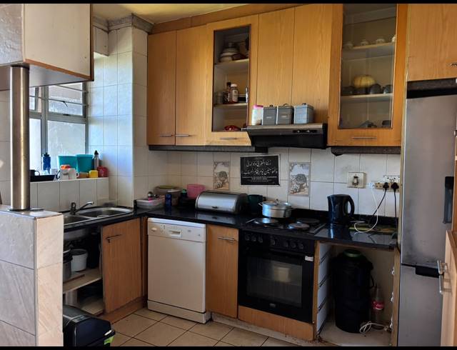2.5 BEDROOM APARTMENT FOR SALE IN NORTH BEACH